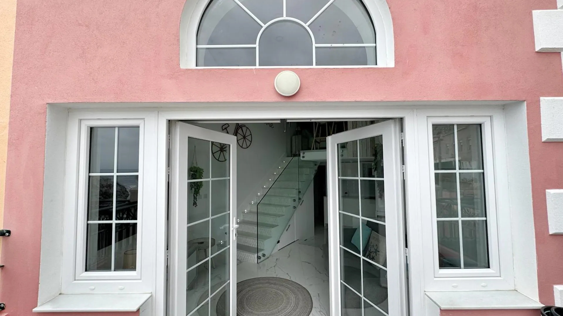 Luxury Catalan Bay Beach House - Sea + Rock Views Gibraltar Gibraltar